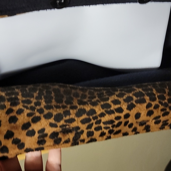 Black Lightweight Fleece coat with Leopard accent - Picture 4 of 7